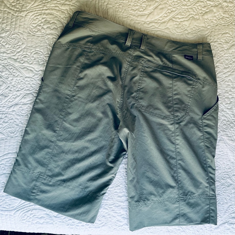 Patagonia Light Gray Hiking Camping Travel Nylon Shorts Women’s Size 6